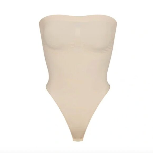 SKIMS Seamless Sculpt Strapless Thong Bodysuit Sand Size S - Picture 1 of 5